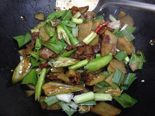 五花肉炒土豆片的做法步骤:6
