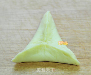 春天草莓季【浪漫草莓乳酪三角包】的做法步骤:4