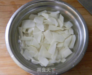 口蘑焖笋片的做法步骤:4