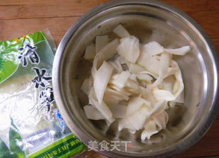 口蘑焖笋片的做法步骤:3