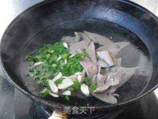 汆肝尖的做法步骤:7