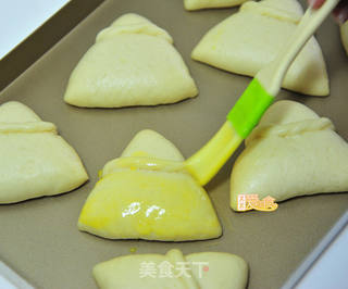 春天草莓季【浪漫草莓乳酪三角包】的做法步骤:6