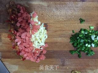 红烧鲫鱼的做法步骤:2