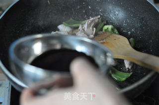 青椒鱿鱼卷的做法步骤:7