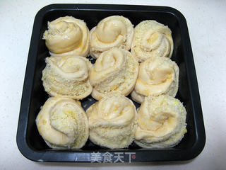 椰蓉花形小餐包的做法步骤:12