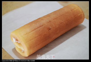 草莓奶油蛋糕卷的做法步骤:7