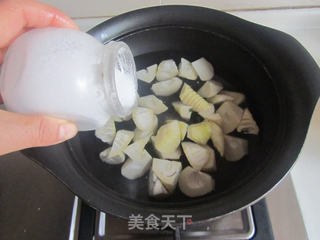 油焖春笋的做法步骤:2