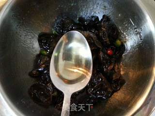 凉拌黑木耳的做法步骤:4