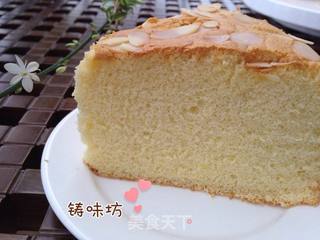 【杏仁蜂蜜戚风蛋糕】
的做法步骤:17