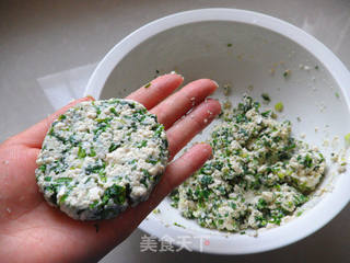 煎荠菜豆腐饼的做法步骤:6