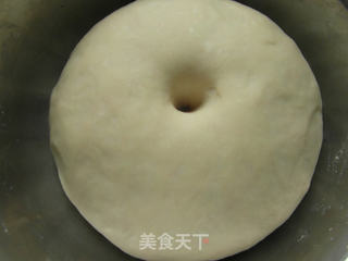 香肠餐包之柳叶形的做法步骤：1