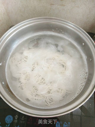 凉拌鸡丝面的做法步骤:6