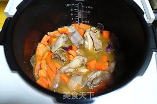 饭菜一锅煮的新疆特色手抓饭的做法步骤:7