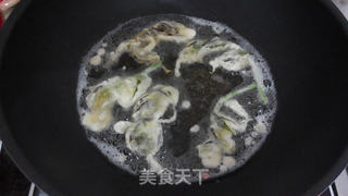 春天枝芽上的味道——炸香椿的做法步骤:5