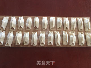 西葫羊肉锅贴的做法步骤:13