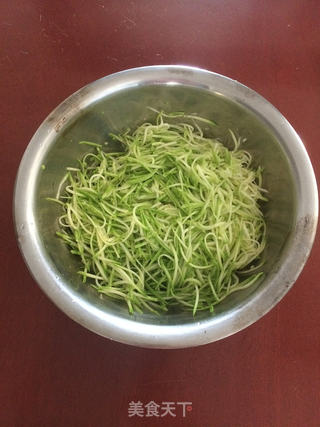 西葫羊肉锅贴的做法步骤:3