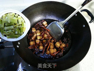 纠结美食减肥节奏=食肉族减肥的天堂五花肉烧春笋的做法步骤:18