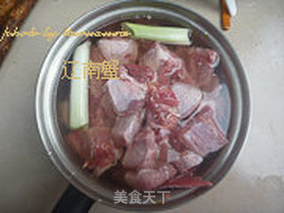 排骨炖鸡的做法步骤:3