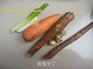 排骨炖鸡的做法步骤:2