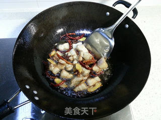 纠结美食减肥节奏=食肉族减肥的天堂五花肉烧春笋的做法步骤:13
