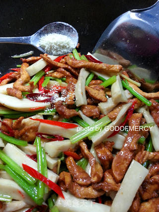 简单食材打造曼妙小狐仙=战胜脂肪鸡脯肉烩杏鲍菇 的做法步骤:20