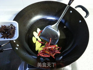 纠结美食减肥节奏=食肉族减肥的天堂五花肉烧春笋的做法步骤：11