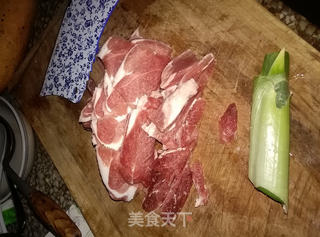 葱爆羊肉的做法步骤:2