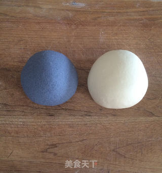 双色如意馒头的做法步骤:8