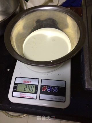 自制炼乳的做法步骤：1