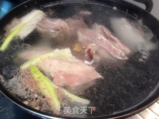 杨爸爸重庆小面之牛肉面的做法步骤：1