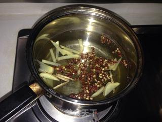 鲅鱼猪肉韭菜饺子的做法步骤:2