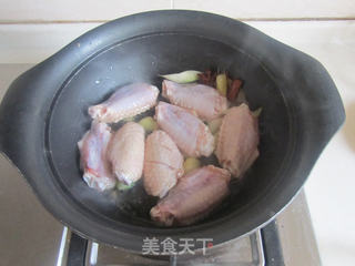 土豆烧鸡翅的做法步骤:4