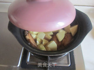 土豆烧鸡翅的做法步骤:9