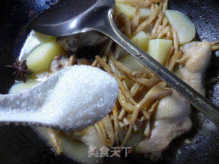 黄花菜土豆鸡翅根的做法步骤:9