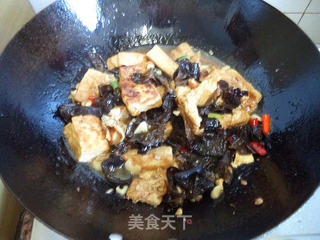 木耳烧豆腐的做法步骤:6