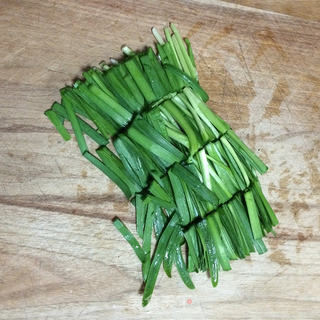 鸡蛋香干炒韭菜的做法步骤:3