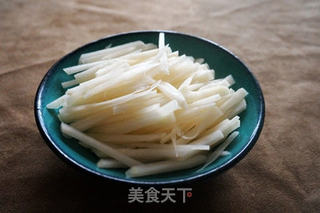 肉丝水果苤蓝的做法步骤:4