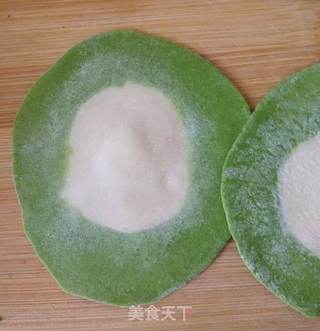 翡翠白菜水饺的做法步骤:13