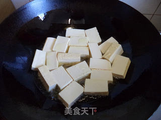 木耳烧豆腐的做法步骤:2