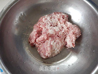 韭菜鲜肉水饺的做法步骤:2