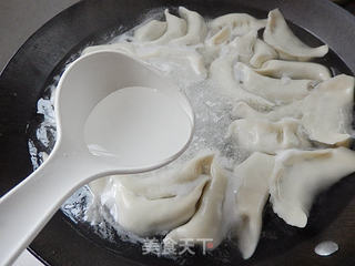 韭菜鲜肉水饺的做法步骤:18