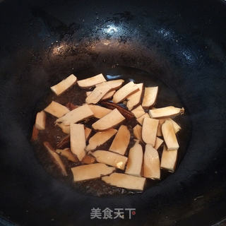 鸡蛋香干炒韭菜的做法步骤:7