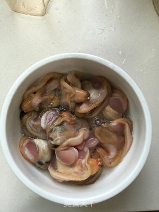 大蛤炒韭菜的做法步骤:3