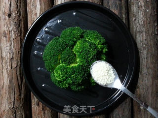 貌美如花窈窕淑女=瘦成一道闪电凉拌耗油西兰花的做法步骤:14