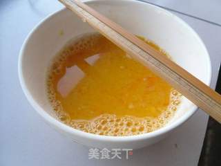 蛋炒蒜苗的做法步骤:2