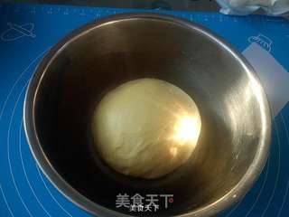 豆沙奶香排包的做法步骤:3