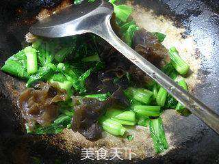 黑木耳鸡蛋炒菜芯的做法步骤:8