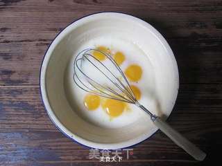 终于用硬膜做出了不塌陷的戚风——八寸圆模戚风的做法步骤:3