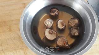 香菇猪肉包子的做法步骤:3