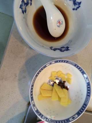 红烧鲫鱼的做法步骤：2